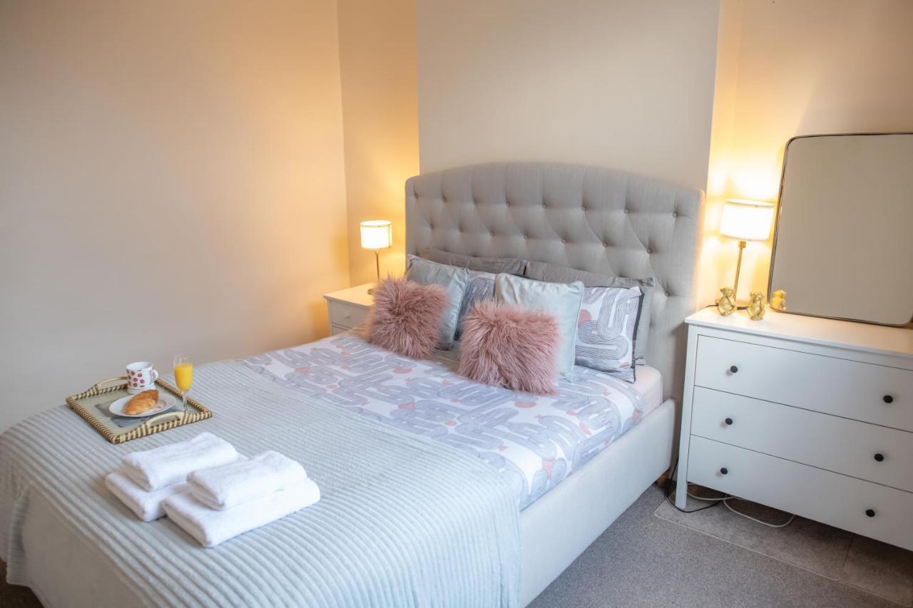 4 Bedroom Flat With High Speed Wi-Fi In North Acton, Ealing, West London Luaran gambar