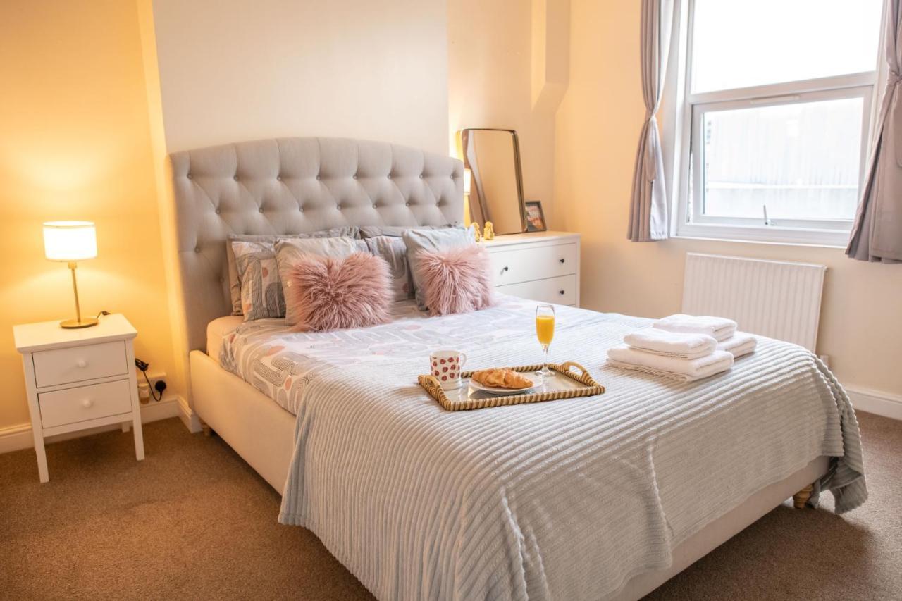 4 Bedroom Flat With High Speed Wi-Fi In North Acton, Ealing, West London Luaran gambar