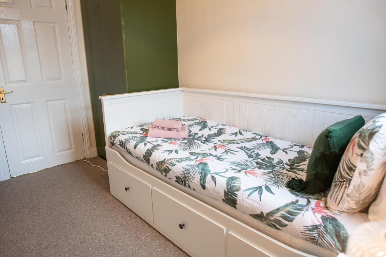4 Bedroom Flat With High Speed Wi-Fi In North Acton, Ealing, West London Luaran gambar