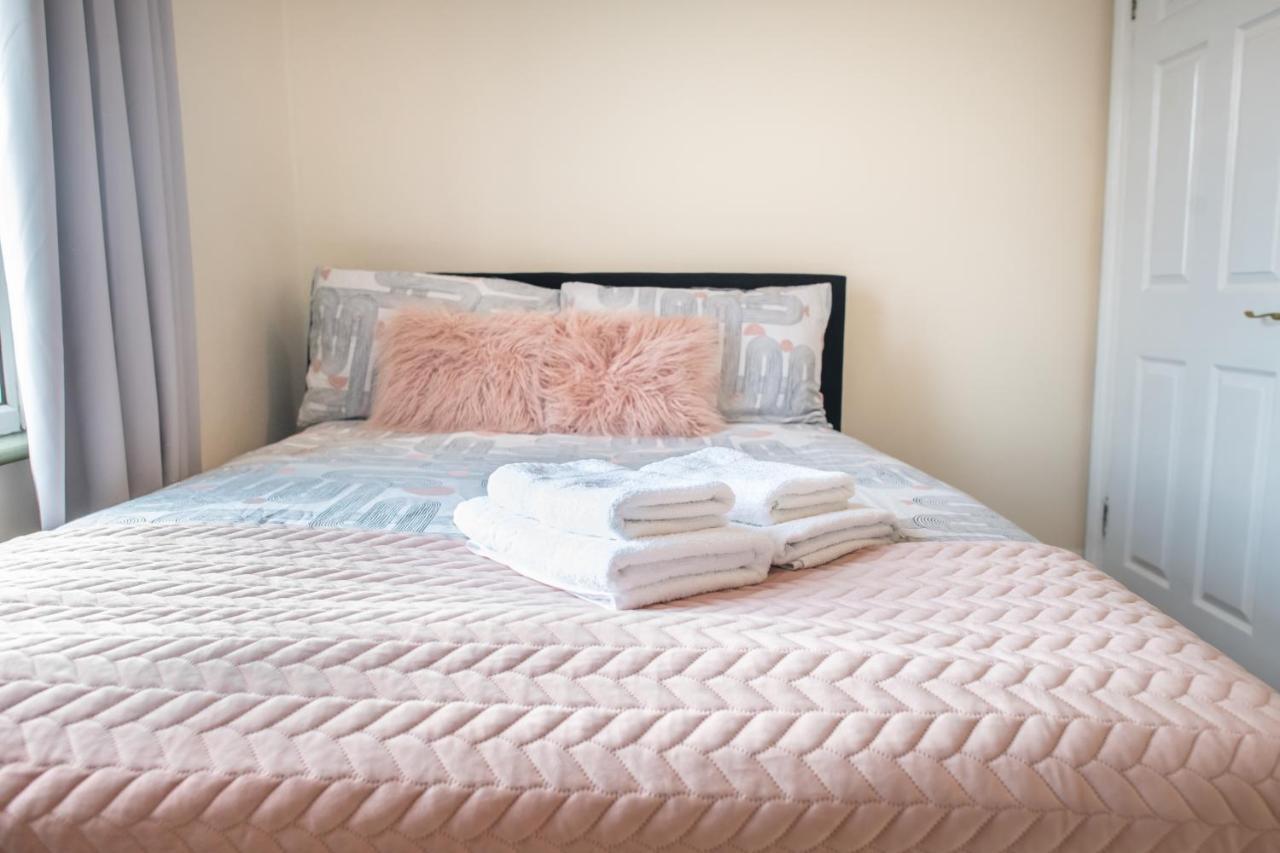 4 Bedroom Flat With High Speed Wi-Fi In North Acton, Ealing, West London Luaran gambar