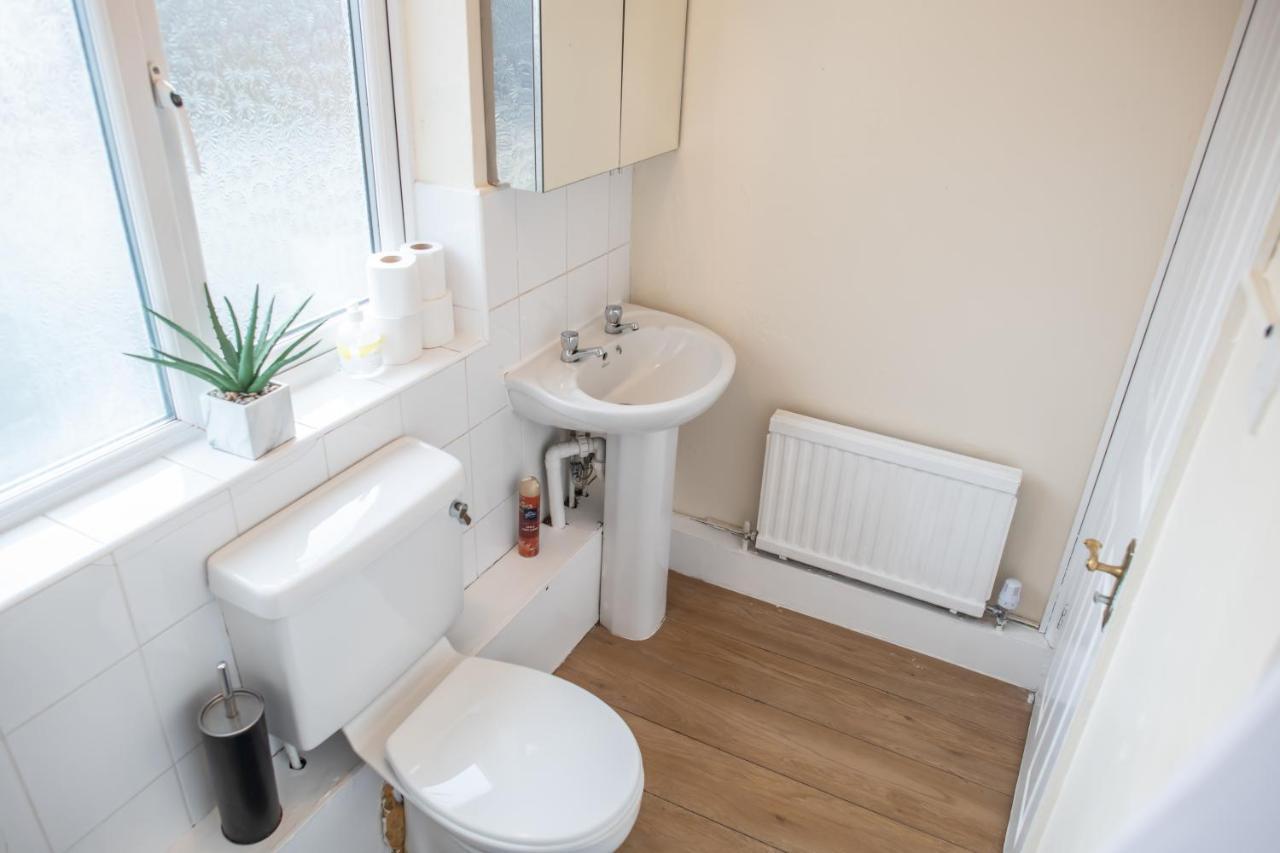 4 Bedroom Flat With High Speed Wi-Fi In North Acton, Ealing, West London Luaran gambar