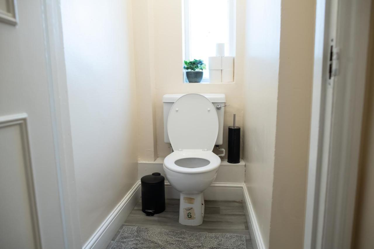 4 Bedroom Flat With High Speed Wi-Fi In North Acton, Ealing, West London Luaran gambar