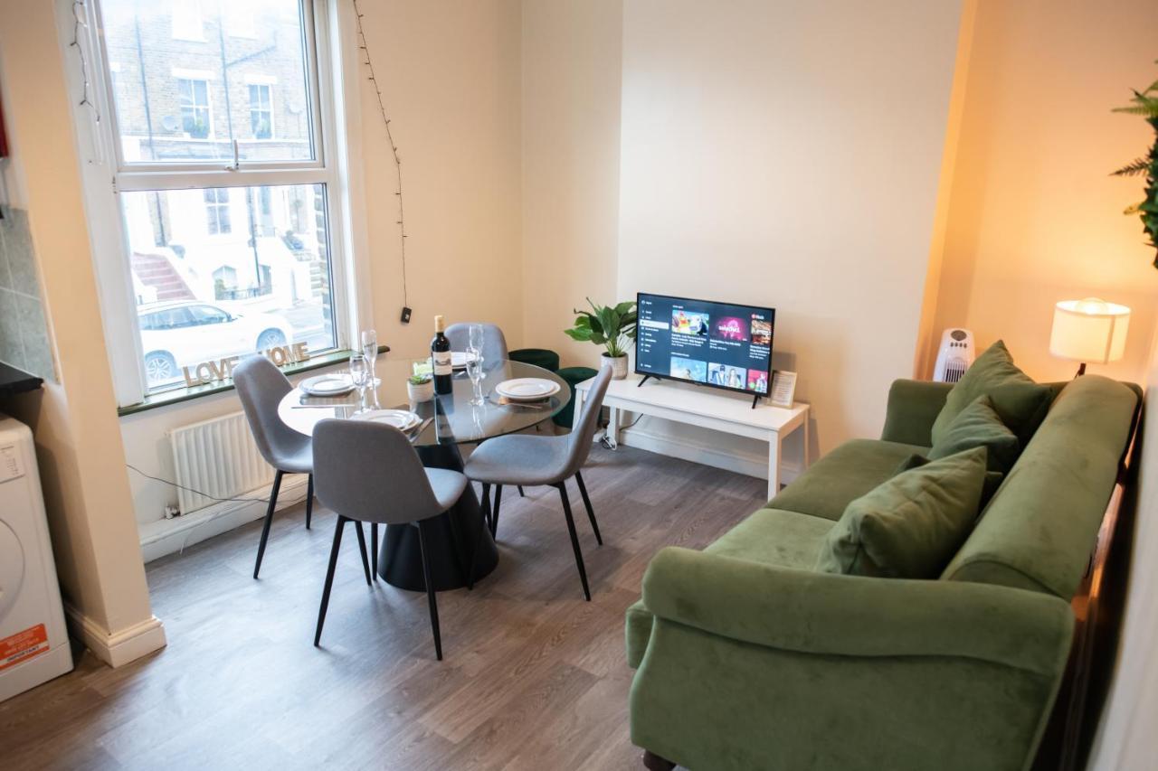 4 Bedroom Flat With High Speed Wi-Fi In North Acton, Ealing, West London Luaran gambar