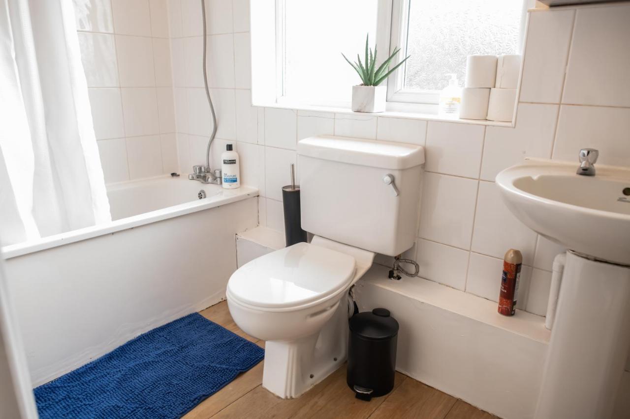 4 Bedroom Flat With High Speed Wi-Fi In North Acton, Ealing, West London Luaran gambar