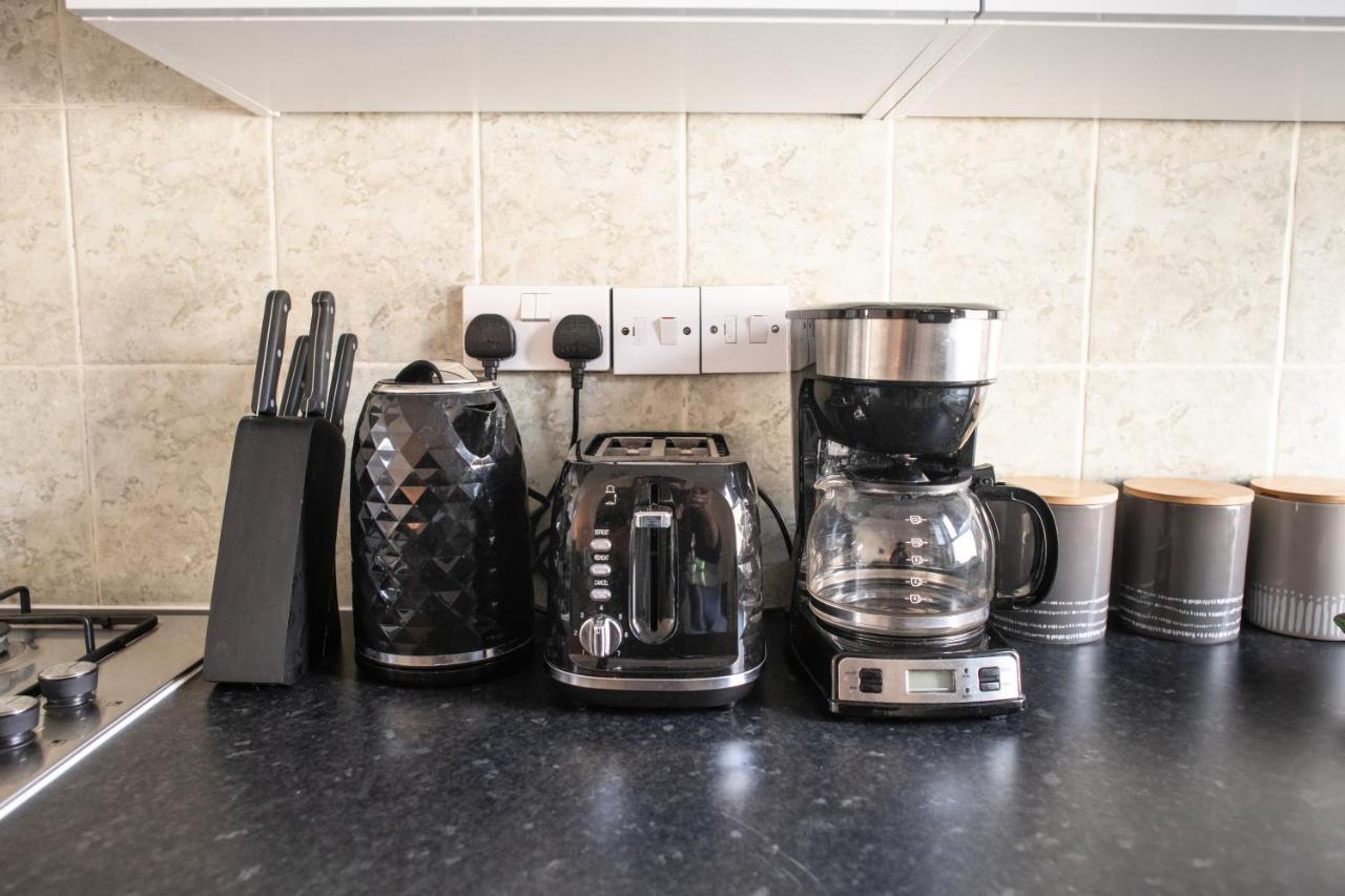 4 Bedroom Flat With High Speed Wi-Fi In North Acton, Ealing, West London Luaran gambar