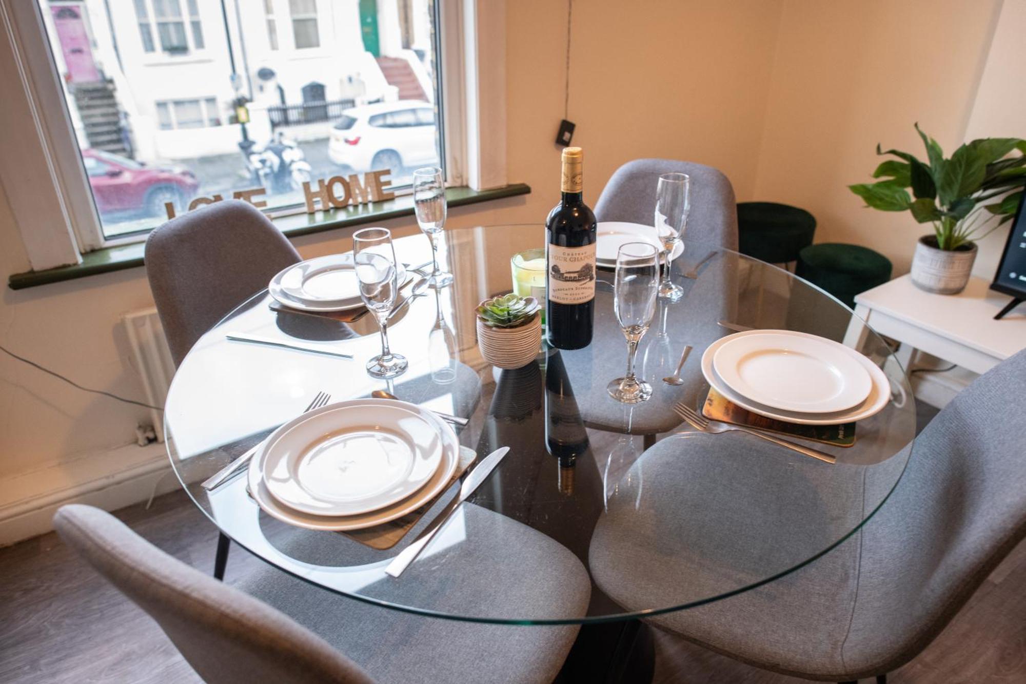 4 Bedroom Flat With High Speed Wi-Fi In North Acton, Ealing, West London Luaran gambar